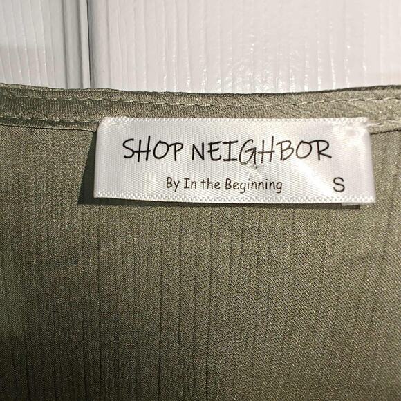 Shop Neighbor size S green wrap mini dress layers flair smocked sleeves waist - Picture 2 of 8